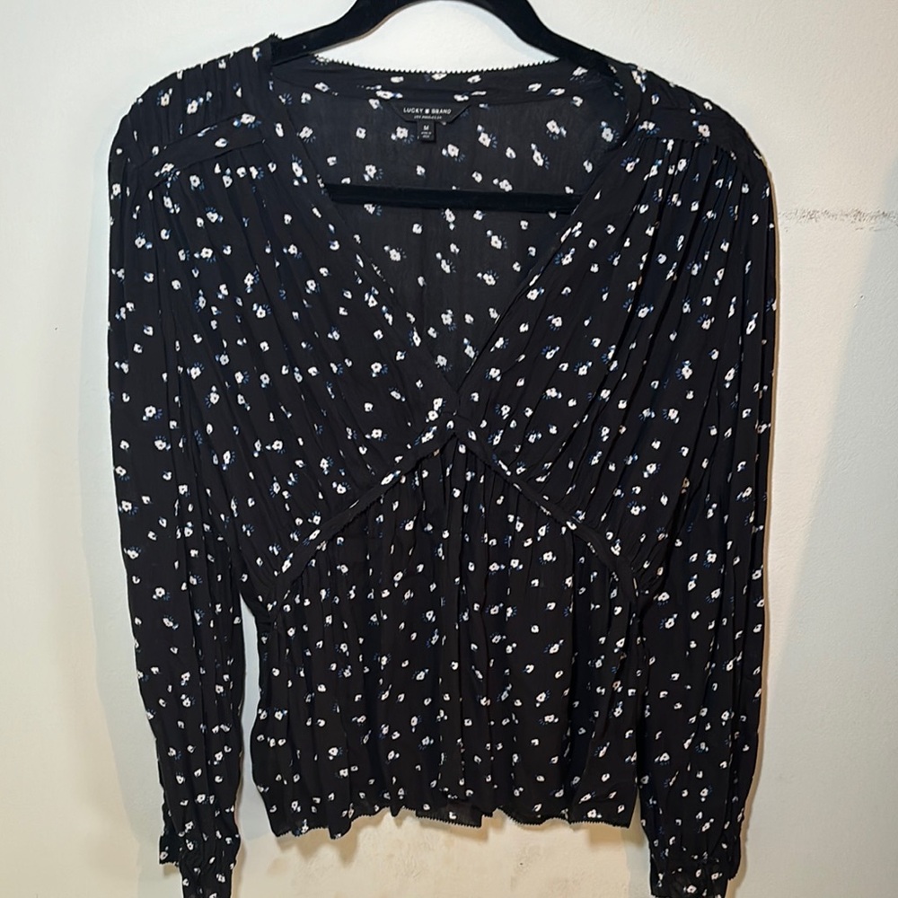 Lucky Brand Black and White Ruched Puff Sleeve Blouse